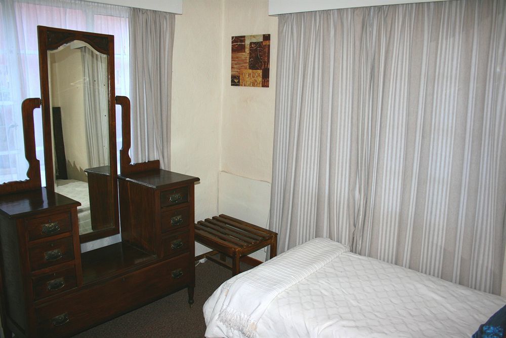 Thatchings Bed And Breakfast Nottingham Road Exterior foto